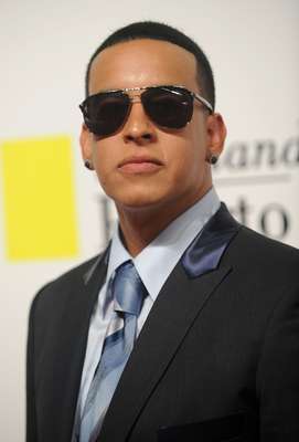 Fuertes rumores circularon a través de internet diciendo que Daddy Yankee era gay. La misma oficina de Daddy Yankee se encargó de desmentir dicha noticia divulgada por algunos sitios electrónicos donde tenían como constancia una foto donde se veía al reguetonero besando a otro hombre. Las imágenes son falsas y Dady Yankee no es gay.