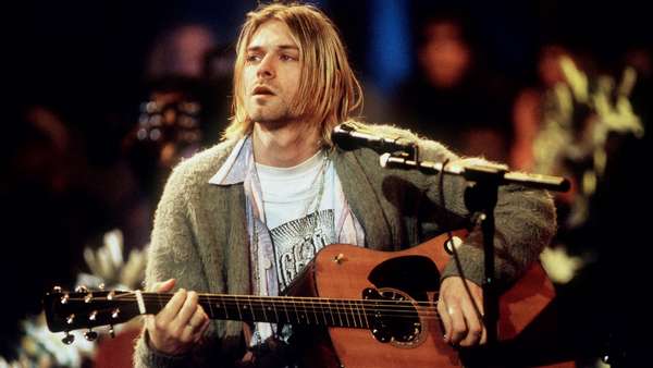 El legado musical de Kurt Cobain es innegable, por eso sus seguidores en todo el mundo lo recuerdan en sus letras, canciones y opiniones célebres. Terra recuerda al líder de Nirvana, que falleció a los 27 años de un disparo, con una selección de sus mejores frases.