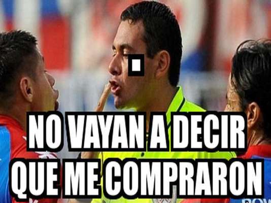 Luego de la actuación del árbitro Ulises Mereles y el amargo empate entre Perú y Chole (1-1), debido a que el juez paraguayo expulsó a dos peruanos y cobró penal a favor del equipo del país sureño en el marco del Sudamericano Sub-17, hinchas peruanos crearon memes y una cuenta en la red social de Facebook criticando el arbitraje.