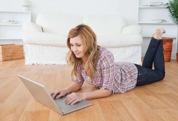 O blog Melhores Destinos elaborou uma lista de dicas e erros para comprar passagens aéreas baratas. O primeiro conselho é pesquisar sempre. Acompanhe sites especializados e faça simulações nos sites das companhias aéreas. Faça disso um hábito, algo divertido, sem se estressar nem desesperar