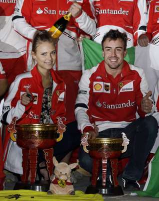 Desde que comenzaron su relación Fernando Alonso y Dasha Kapustina se han mostrado inseparables. Tanto es así, que el pasado fin de semana la modelo viajó hasta China para celebrar junto a su pareja el último Gran Premio de la Fórmula 1.