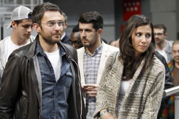 El Real Madrid de baloncesto reunió a muchos rostros conocidos este fin de semana. El equipo en el que juega Rudy Fernández se enfrentó, en la Liga Endesa ACB, al Blusens Monbus. Los periodistas Maxim Huerta y Ana pastro fueron algunos de los asistentes.