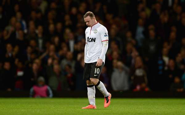 O Manchester United poderia ter se aproximado do título do Campeonato Inglês nesta quarta-feira, mas apenas empatou com o West Ham por 2 a 2 fora de casa