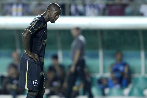 O Botafogo estreou na Copa do Brasil nesta quarta-feira com um empate por 0 a 0 com o Sobradinho-DF, no Estádio Bezerrão, na cidade do Gama