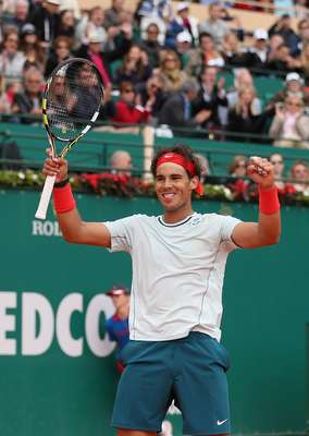 El español Rafael Nadal derrotó en semifinales del Master de Montecarlo al número uno francés Jo-Wilfried Tsonga, con parciales de 6-3 y 7-6 (7/3) y con ello avanzar a su novena final consecutiva, en donde no ha perdido una sola