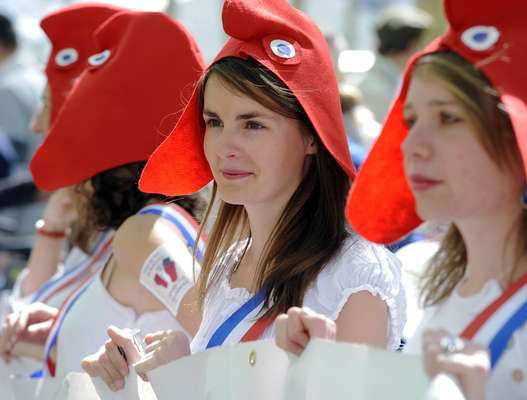 20 de abril - Manifestantes contrários ao casamento gay do grupo francês "La Manif Pour Tous (Manifestação para todos) participam de protesto neste sábado em Bordeaux, três dias antes da votação que deve legalizar uniões de pessoas do mesmo sexo