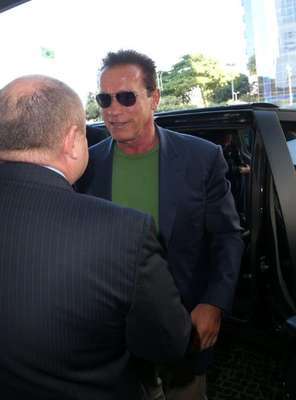 Arnold Schwarzenegger desembarcou nesta quinta-feira (25) no Rio de Janeiro