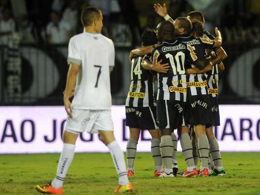 Botafogo fez 5 a 0 no Resende e foi à final da Taça Rio