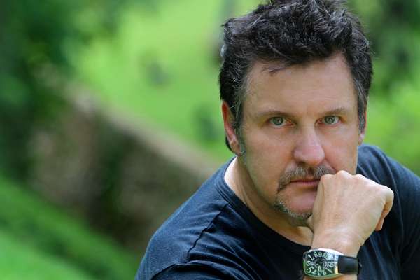Antonio Calloni, atualmente no ar como Mustafa em 'Salve Jorge', novela das 21h da Globo, começou a carreira na televisão em 1986, na cultuada minissérie 'Anos Dourados'. Desde então, foram mais de 20 papéis na TV. Siga a galeria e veja algumas fotos da carreira do ator