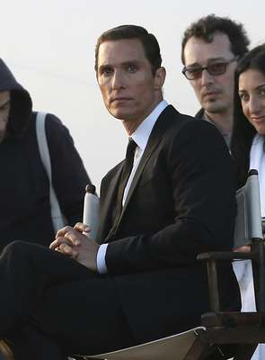 O ator Matthew McConaughey posou para nova campanha de perfume da Dolce & Gabbana
