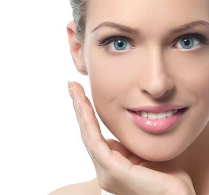Vilão da beleza feminina, o bigode chinês pode ser tratado com peelings, cremes, radiofrequência e preenchimentos