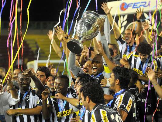 Com gol de Rafael Marques, o Botafogo venceu o Fluminense por 1 a 0, conquistou a Taça Rio e se sagrou campeão carioca; veja