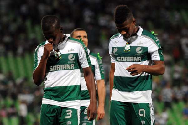 Santos no aprovechó jugar en casa en la ida de cuartos de final y empató a cero goles ante el Atlas.