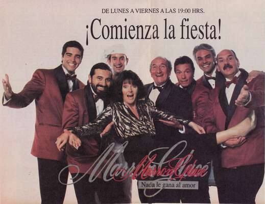 El primer semestre de 1993 Canal 13 emitió, con gran éxito, la teleserie `Marrón glacé´, que mezclaba amores, odios, traiciones, venganzas y mucho humor en medio de un centro de eventos. En su elenco destacaban Gloria Münchmeyer, Carolina Arregui, Katty Kowaleczko, Fernando Kliche y Álbvaro Rudolphy, entre otros.