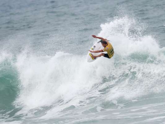 Na quarta fase da etapa do Rio de Janeiro do Mundial de surfe, uma surpresa: Adrian Buchan superou Kelly Slater e Gabriel Medina