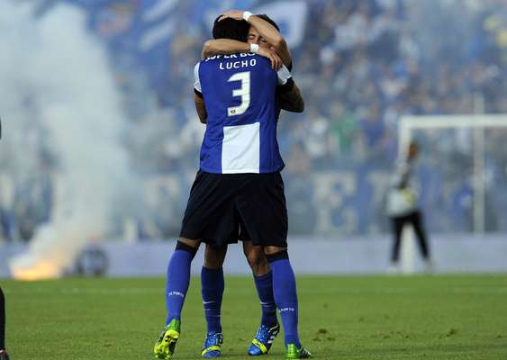 Porto vence Paços de Ferreira fora de casa por 2 a 0 e conquista invicto o título do Campeonato Português