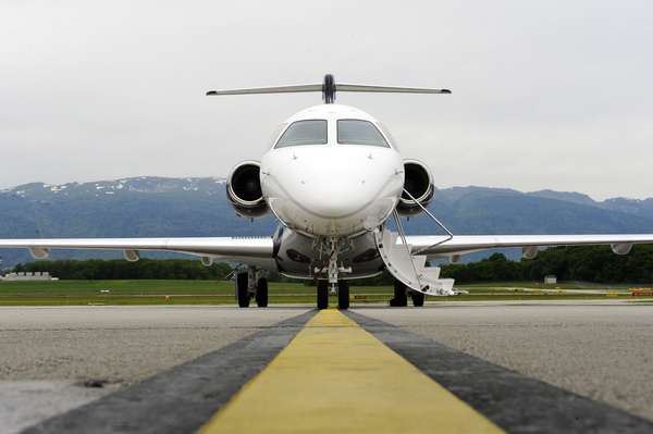 Protótipo do Embraer Legacy 500 é destaque na maior feira de aviação do mundo, a Ebace