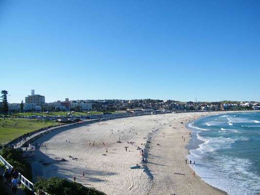 Sydney, AustraliaSydney tem seis praias gay-friendly muito frequentadas pelo público LGBT, incluindo North Bondi Beach, Bronte Beach e Tamara Beach. Além delas, a Obelisk Beach e Lady Jane Beach recebem público nudista