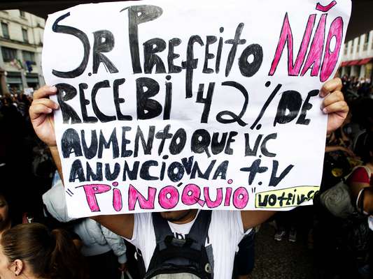 Os professores municipais de São Paulo decidiram manter a greve iniciada no último dia 3 de maio