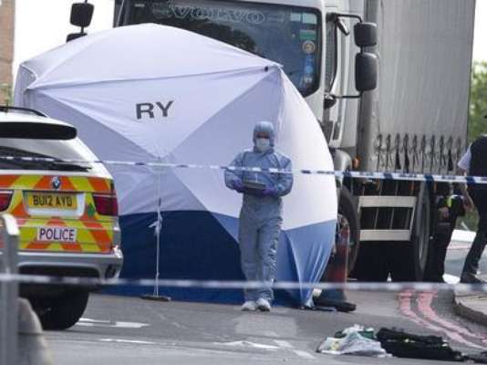 23 de maio - Um homem morreu e outras duas pessoas ficaram feridas em um ataque com um machete (tipo de facão) em Londres