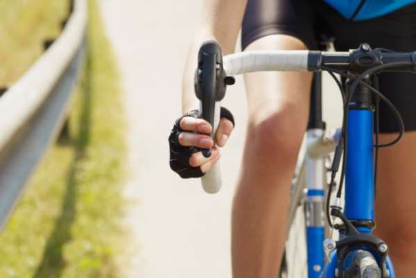 Condicionamento físico: o ciclismo trabalha as pernas, coxas, glúteos, além se ser bom para o coração e sistema cardiovascular
