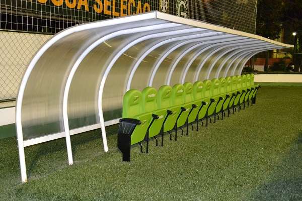 Parecia que não daria para ficar pronto a tempo, mas o trabalho nas obras do Estádio Hailé Pinheiro, conhecido como Serrinha, se intensificou e o complexo irá receber a Seleção Brasileira; para isso acontecer, o Goiás precisou contar com uma mudança polêmica em um projeto de lei do Governo de Goiás, que repassou R$ 2,5 milhões, cerca de 60% do valor total da reforma que custou R$ 4 mlhões
