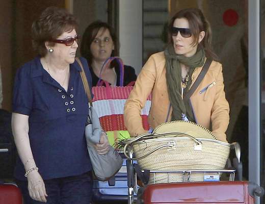 Tras el entierro de su marido, Mario Biondo, quien fue hallado muerto el pasado 6 de junio en Madrid, Raquel Sánchez Silva se ha dejado ver llegando a la isla de Ibiza.