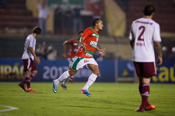 Portuguesa venceu Fluminense por 2 a 1 nesta quarta-feira