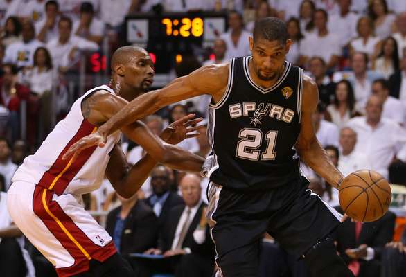 O Miami Heat conseguiu levar o sexto jogo da final da NBA para a prorrogação e superou o San Antonio Spurs por 103 a 100