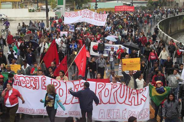 Manifestantes protestaram em periferia da zona sul na manhã desta terça-feira em São Paulo