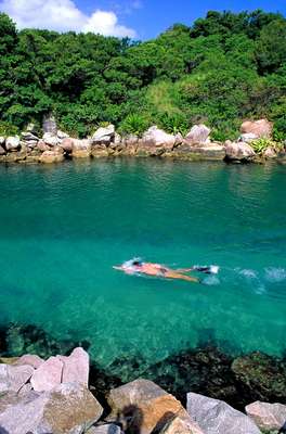 Florianópolis: localizada no litoral de Santa Catarina, a cidade abriga belas praias, é destino de surfistas e apaixonados por natureza. A agência Laselva Viagens oferece pacotes de quatro noites, entre os dias 5 e 10 de julho, por a partir de R$ 743,68 (por pessoa). No pacote, estão inclusos o transporte aéreo e quatro noites de hospedagem em apartamento duplo, com café da manhã. Informações e reservas: (11) 3355-2355 e 0800 770 2370