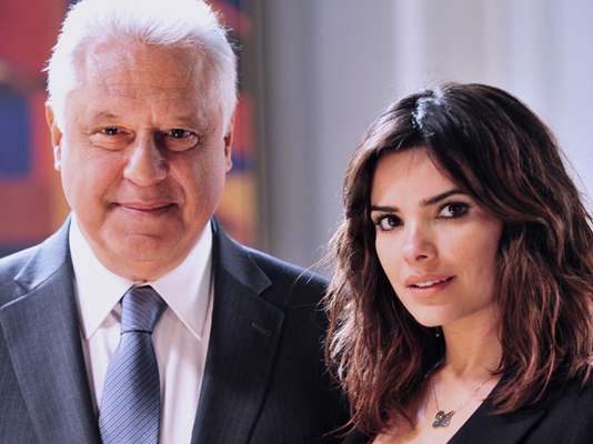 Entrevistadas aprovam relacionamento com o chefe, contanto que ele não seja comprometido. Na novela 'Amor à Vida', a secretária Aline (Vanessa Giácomo) se relaciona com o o médico César (Antônio Fagundes) que é casado com Pilar (Susana Vieira)