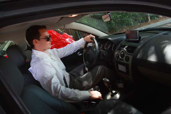 Carro com câmbio automático requer cuidado do motorista na hora de dirigir
