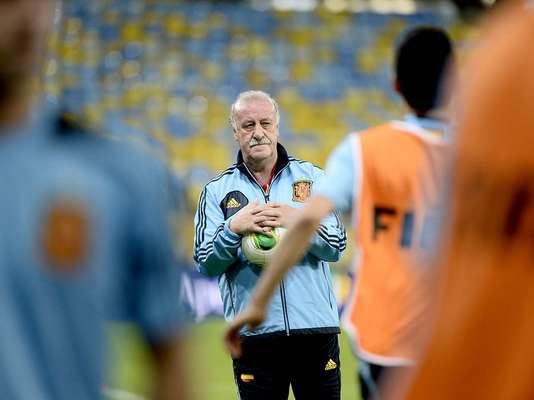 A seleção da Espanha realizou treino no estádio do Maracanã, no Rio de Janeiro, neste sábado (29), um dia antes de enfrentar o Brasil na final da Copa das Confederações