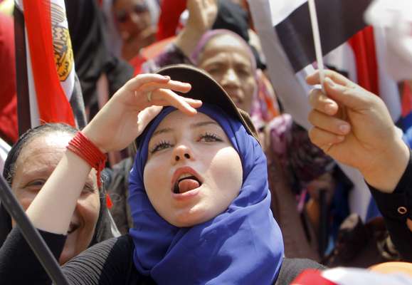 1º de julho - Manifestantes voltam a tomar a Praça Tahrir em protesto contra o governo do presidente Mohammed Mursi