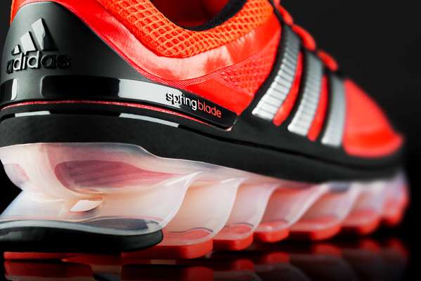 Adidas lança tênis de corrida feito com amortecimento em forma de 16 lâminas