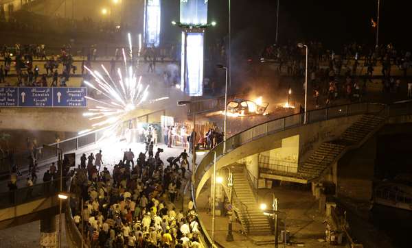 Opositores e partidários de Mursi entram em confronto no centro do Cairo