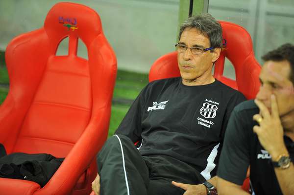 Paulo César Carpegiani mostrou que já fez um bom trabalho na Ponte Preta. Em sua estreia no clube, o treinador conseguiu vencer o Náutico em Pernambuco, por 3 a 1 e com grande domínio do jogo