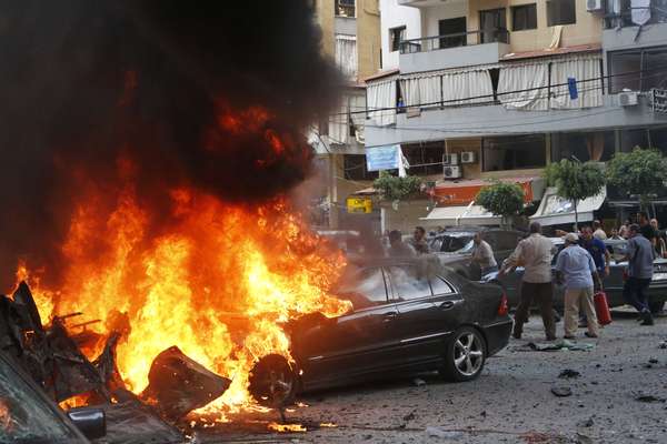 Pelo menos 53 pessoas ficaram feridas nesta terça-feira pela explosão de um carro-bomba em um bairro ao sul de Beirute, considerado reduto do grupo xiita libanês Hezbollah, informou o ministro da Saúde do Líbano, Ali Khalil