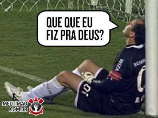 A nova vitória do Corinthians sobre o São Paulo, por 2 a 0, e o título da Recopa Sul-Americana viraram motivo de sobra para os torcedores alvinegros ironizarem o rival nas redes sociais. Outra torcida que aproveitou para tirar sarro do adversário foi a do Cruzeiro. Com a derrota por 2 a 0 no Paraguai, o time mineiro ficou em situação complicada na final da Copa Libertadores. Confira os memes dos corintianos e cruzeirenses ironizando os adversários