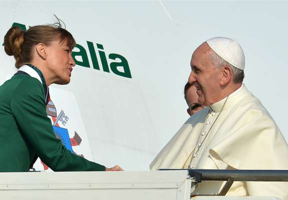 22 de julho - O avião do papa Francisco decola às 8h55 (horário de Roma) com destino ao Rio de Janeiro
