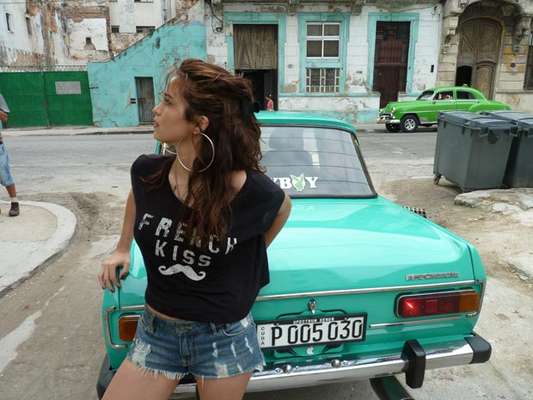 Nanda Costa foi para Cuba fotografar para a revista Playboy. Ela será a capa da edição de agosto da revista masculina