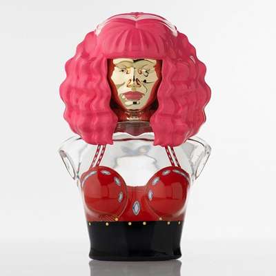 Nicki Minaj publicou uma foto do novo Minajesty, perfume assinado por ela