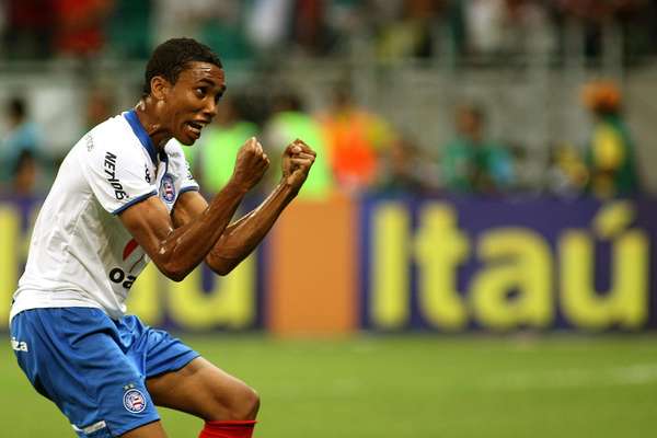O Bahia venceu o Flamengo por 3 a 0, nesta quarta-feira à noite, pela décima rodada do Campeonato Brasileiro, e manteve a boa série invicta na competição nacional