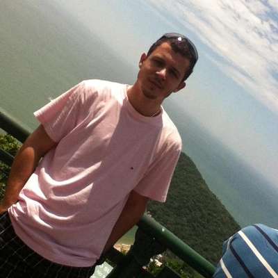 William Willi Naatz, 20 anos, filho mais velho do vereador de Blumenau (SC) Ivan Naatz (PDT), morreu na noite de sábado (3 de agosto) em um acidente de moto em Detroit, Michigan, nos Estados Unidos