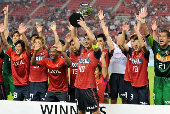 O São Paulo até que lutou, mas não conseguiu conquistar a Copa Suruga nesta quarta-feira. No Japão, o time tricolor foi derrotado por 3 a 2 pelo Kashima Antlers