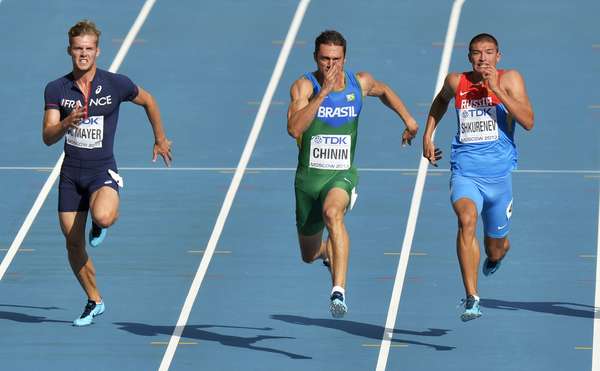 Brasileiro Carlos Chinin venceu sua bateria na prova dos 100m do decatlo masculino
