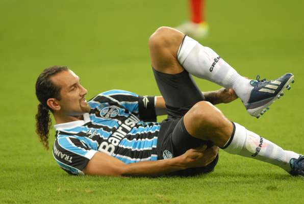 Apesar de vitória, Barcos voltou a fazer partida ruim com a camisa gremista