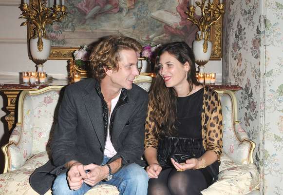 El hijo mayor de la princesa Carolina de Mónaco, Andrea Casiraghi, y su novia colombiana, Tatiana Santo Domingo, se casarán el próximo 31 de agosto. El 21 de marzo pasado, nació su primer hijo, Sacha, que después del casamiento ocupará el tercer lugar en la línea sucesoria al trono de Mónaco.