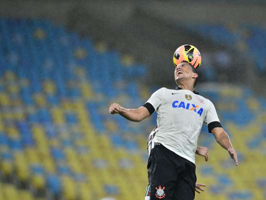 Ralf (Corinthians) no Napoli?Esperando a resposta de duas ofertas feitas a outros jogadores para a posição, a Napoli pode investir pesado em Ralf. O clube italiano tem 6 milhões (cerca de R$ 20 milhões) reservados para um reforço nesta posição e pode fazer a oferta a qualquer momento ao Corinthians.